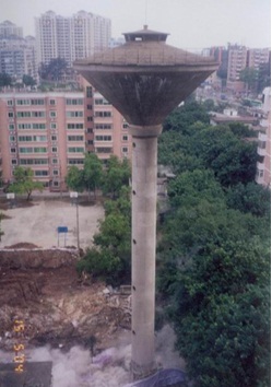 混凝土水塔機(jī)械拆除：