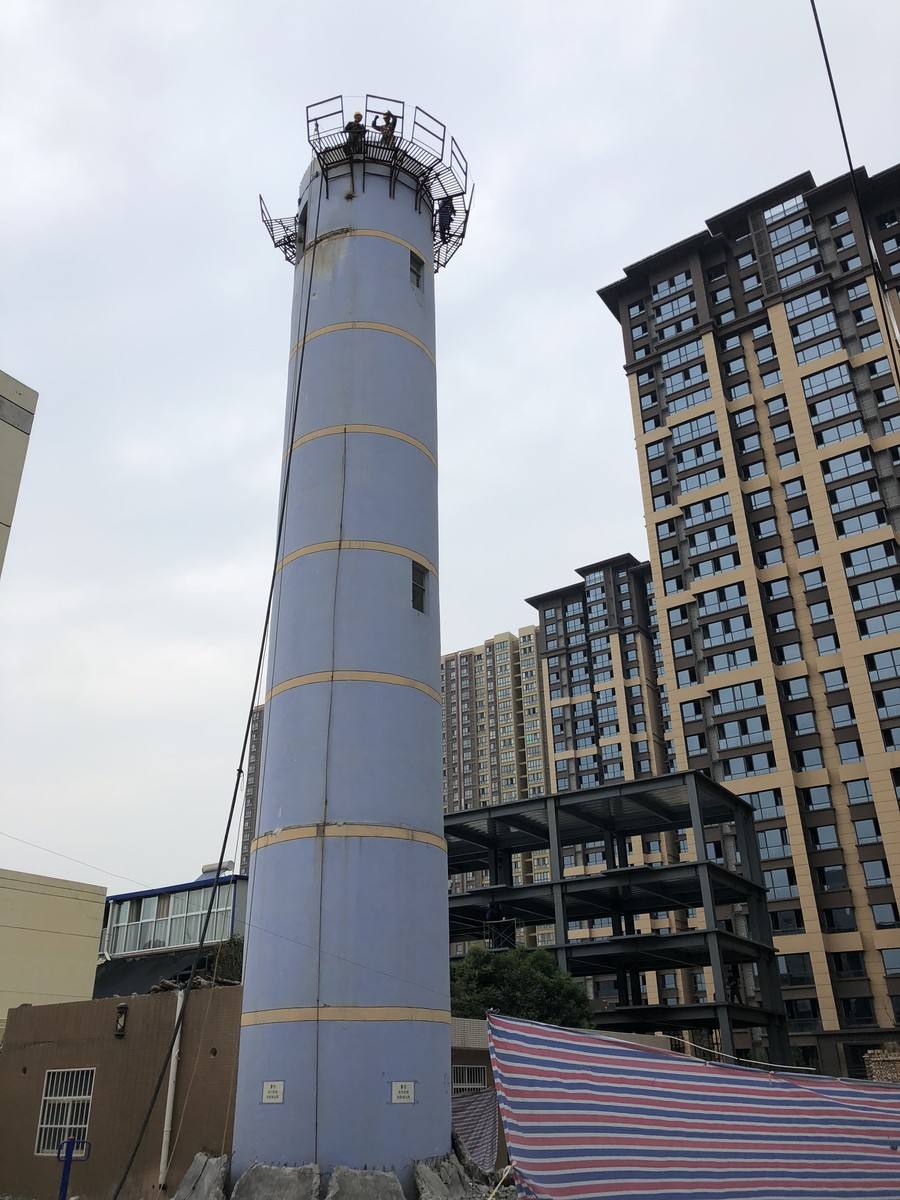 吉林煙囪拆除為什么要請專業(yè)的拆除公司？
