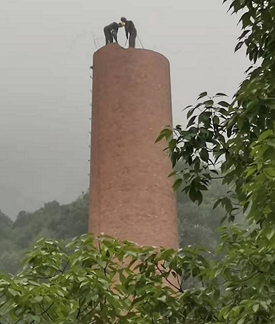 煙囪人工拆除公司:確保拆除過程的安全和高效