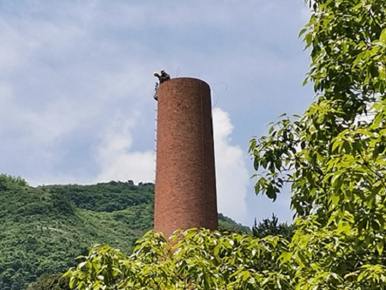 煙囪拆除公司:安全環(huán)保,讓您省時(shí)省力又省心